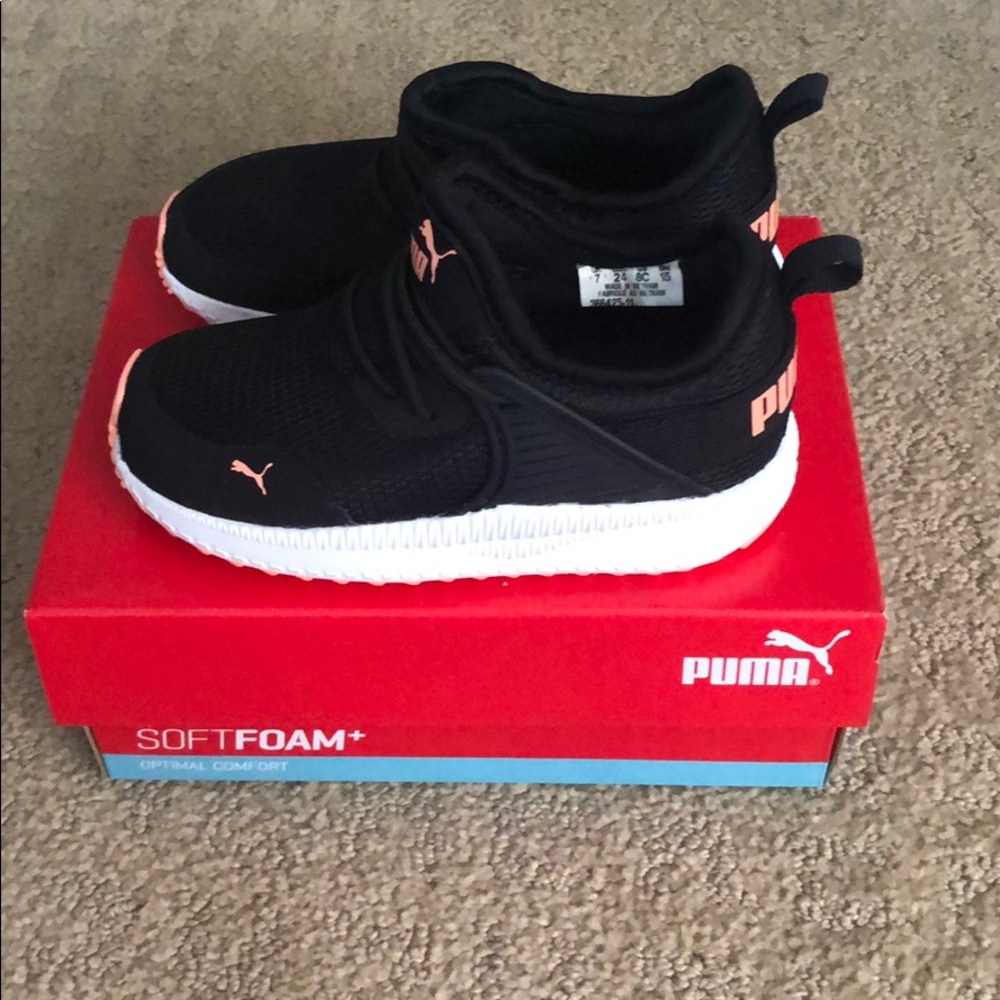 BRAND NEW toddler size 7 pumas